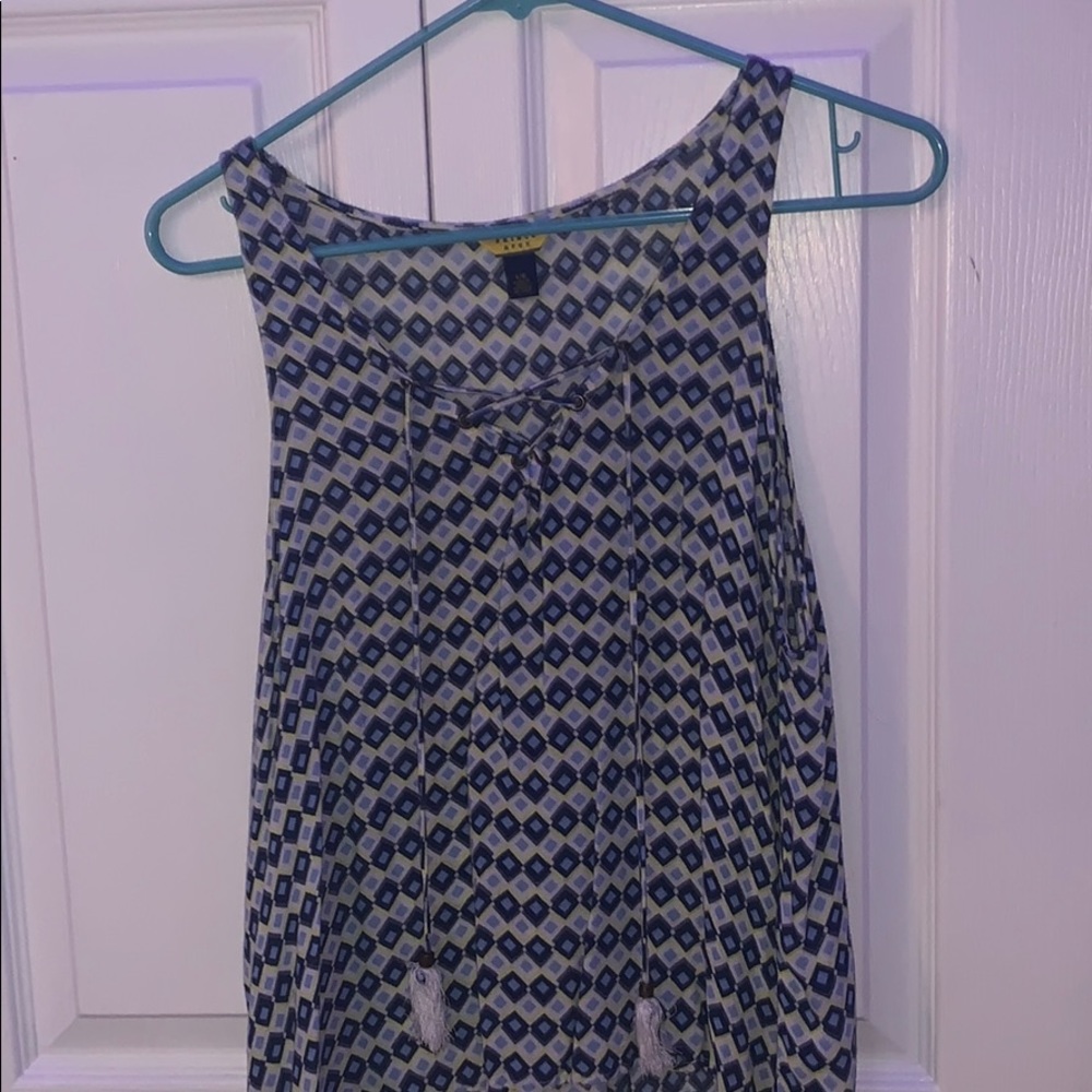 tank top with string crossing